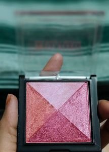 swiss beauty baked blusher and Highlighter