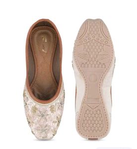 Embellished Flat Juttis for Women