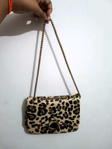 Stylish Leopard Print Crossbody Bag