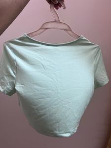 H&amp;M Cropped T-Shirt