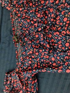Tokyo talkies Floral Print Puff Sleeve Crop Top