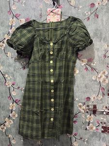 Chic Green Plaid Button-Up Dress