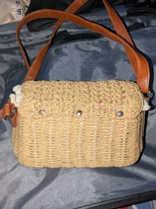 Chic Woven Crossbody Bag with Lace Trim