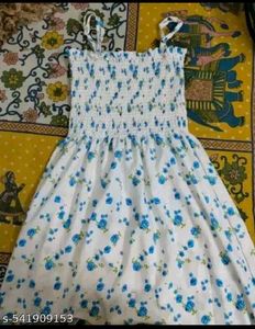 Chic Floral Smocked Midi Dress