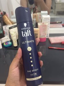 Schwarzkopf Taft Ultimate Hair Spray