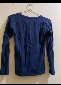 navy blue long sleeves tee