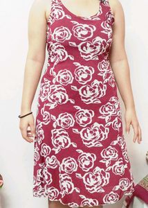 maroon midi dress with white floral prints