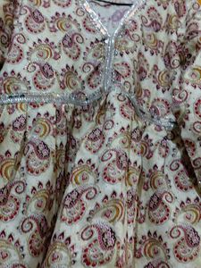 Paisley Print Embellished short kurti , with jhumk