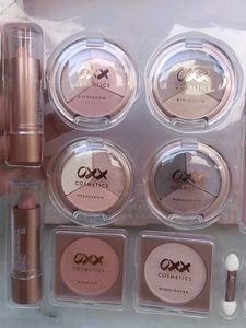 18 Pieces Makeup Kit