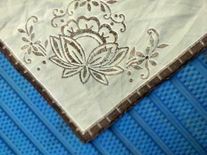 🪶 Premium Embroidered scarf