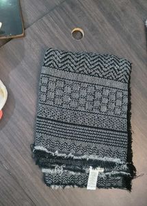 Stylish Geometric Print Scarf
