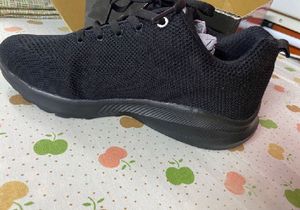 Aeros Black Lace-Up Sneakers