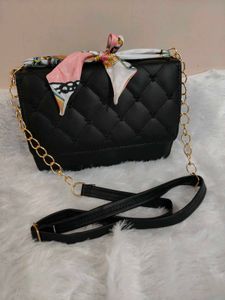 beautiful black sling bag 😍