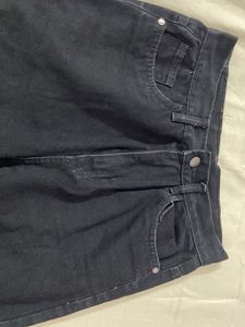 Black Wide-Leg Jeans