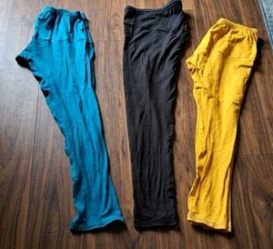 2 Pairs of Women's Leggings available