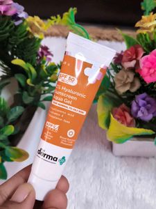 The Derma Co 1% Hyaluronic Sunscreen Aqua Gel SPF