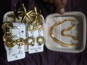 Gold-Tone Jewelry Set