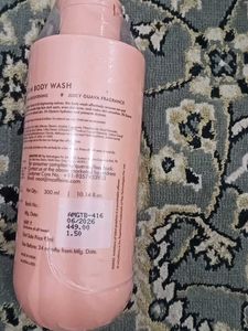 mcaffeine Guava Tini De-Tan Body Wash