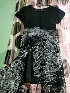 SALE‼️‼️‼️Chic Black &amp; White Maxi Dress