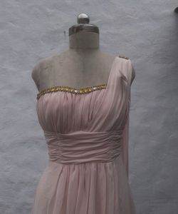 Elegant Pink One-Shoulder Gown