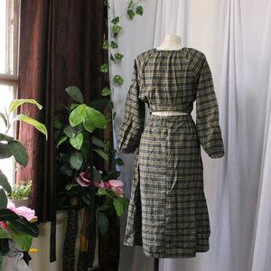 Sale🔥H&amp;M Plaid Midi Dress