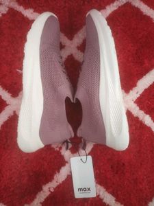 Women Textured Slip on Sports Shoes