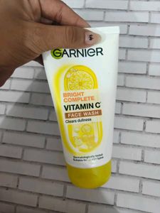 Garnier Bright Complete Vitamin C Face Wash