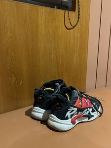 Stylish Black &amp; Red Sports Shoes