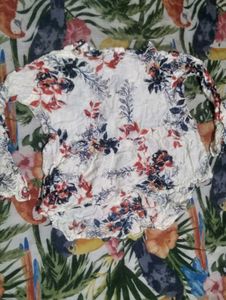 Floral Print Tie-Neck Peplum Top