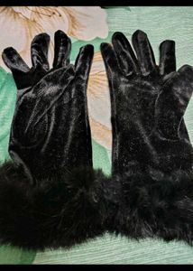 Elegant Black Velvet Gloves