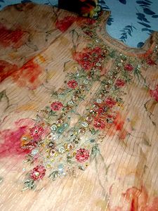Embroidered Floral Kurta