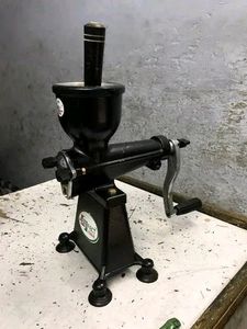 Fruit manual juicer Aluminium