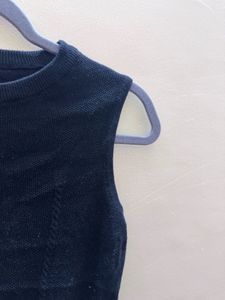 black cotton vest