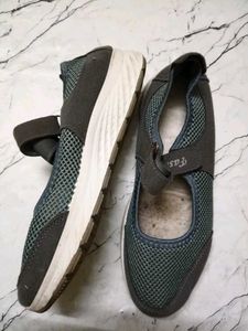 Comfortable Gray Mary Jane Shoes