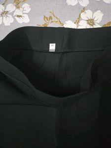 Classic Black High-Waisted Pencil skirt