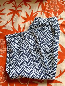 Black  and White Chevron Pattern Pants