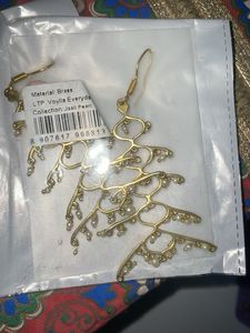 Elegant Gold &amp; Pearl Earrings Set
