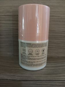 Carmesi Natural Deodorant Roll-no