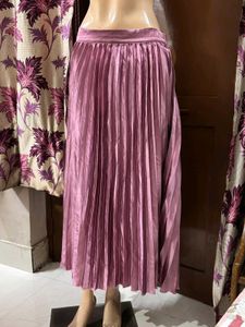 Elegant Pleated Midi Skirt