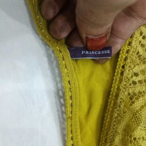 🪔 Lace Thong Panty