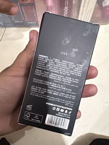 Huda Beauty Easy Blur Primer