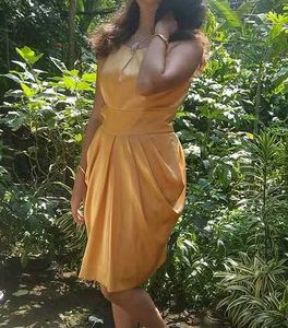 Elegant Golden Sleeveless Dress