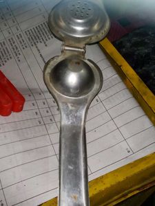 Lemon Squeeze Machine