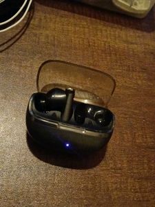 Wireless Earbuds with Charging Case only 1 buds