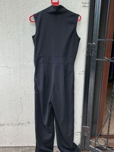 Chic Black Sleeveless Wide-Leg Jumpsuit