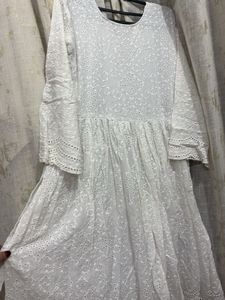 Elegant White Chikankari Kurta