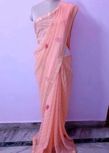 Peach Floral Saree😍👌
