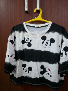 Bewakoof Mickey Mouse Graphic Print Crop T-Shirt