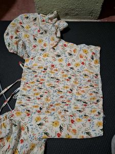 Floral Puff Sleeve Top