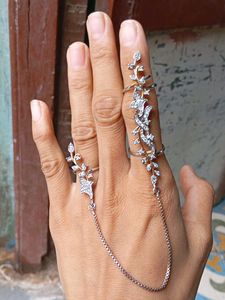 Stunning Dual Finger Ring Bracelet